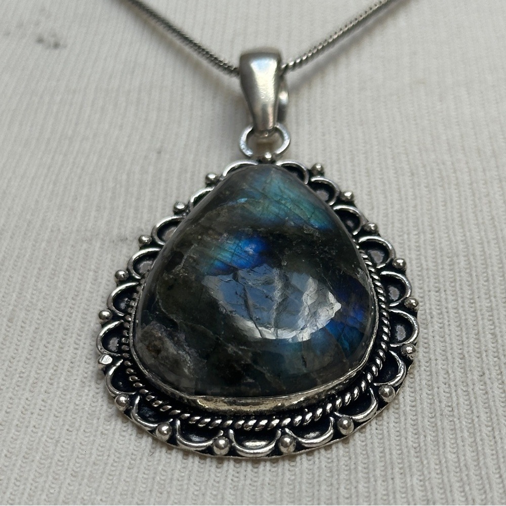 Teardrop Shape Labradorite Pendant - Unique Blue Flash - Picture 4 of 9
